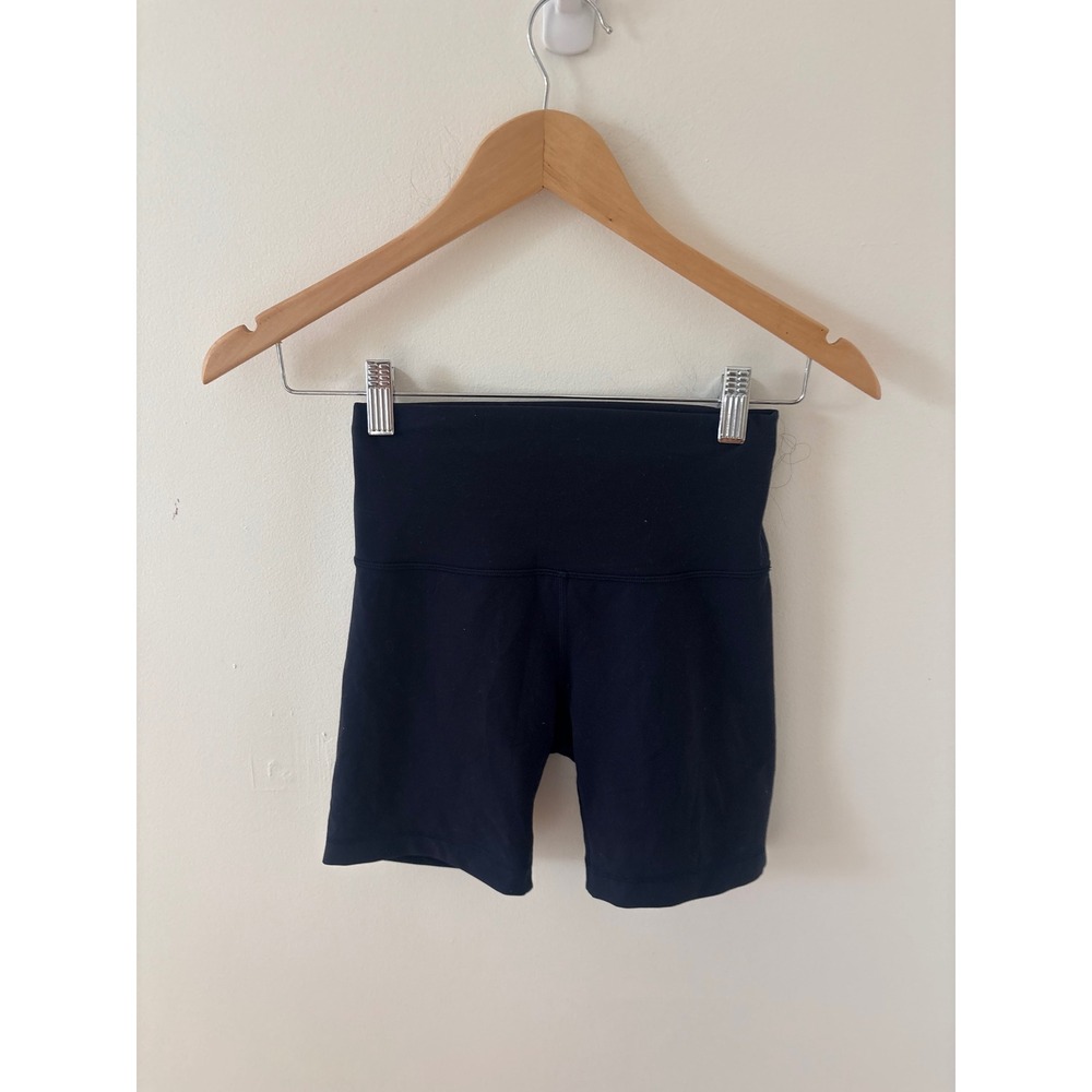Lululemon Wunder Train Shorts Navy Blue Nulu Bike Shorts Size 4 LW7BESS